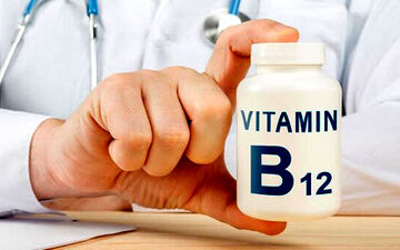 نشانه های کمبود ویتامین B۱۲ در کودکان کدامند؟