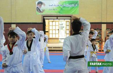 تمرینات تکواندوکاران نونهال و نوجوان دسته استاد پژمان ناصری  در  خانه تکواندو کرمانشاه
