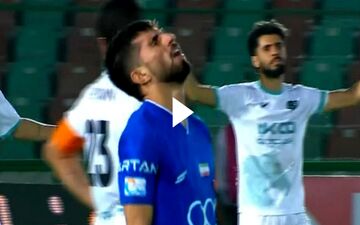 شوت دیدنی کوشکی که گوهری مانع ورود توپ به دروازه شد + ویدئو