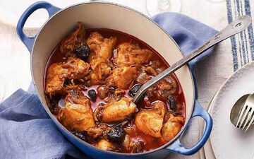 طرز تهیه یک خورش آلو خوشمزه و سریع!