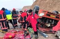 واژگونی تریلی در محور دامغان ـ سمنان یک کشته و یک مصدوم بر جا گذاشت