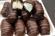 طرز تهیه نان شکلاتی خانگی مغزدار !