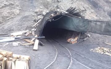 معدن طزره باز هم فروریخت/ یک کارگر جان باخت