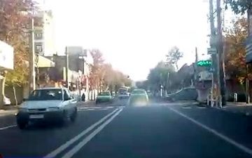 تردد تاکسی عجیب و دودزا در سطح شهر! + فیلم