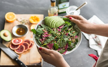 9 گزینه سالم غذایی برای تمام زنان