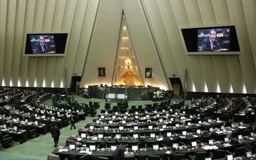 تصویب کلیات طرح حمایت از هنرمندان و فعالان صنایع دستی