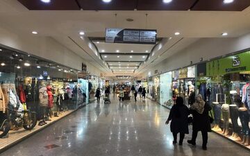 محدودیت های عجیب کرونایی/ تردد خودرویی ممنوع اما مغازه ها بازند!