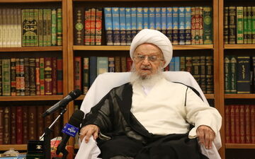 آیت الله مکارم شیرازی: اندیشمندان جهان اسلام به سکوت خود در خصوص شیخ زکزاکی پایان دهند