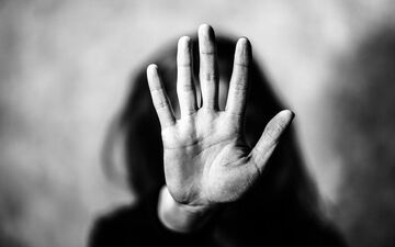 این مرد زنش را بخاطر یک لیوان آب کشت / قاتل تهرانی اعدام می شود + عکس و جزییات
