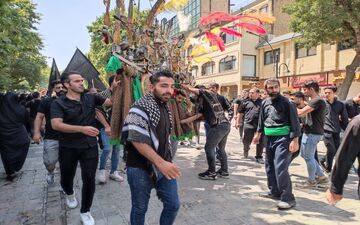 مراسم عزاداری پرشور عاشورای حسینی(ع) در همدان/ فیلم+عکس 