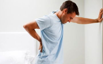برای این کمر دردها باید به پزشک مراجعه کنید