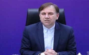آغاز فعالیت کسب‌وکارهای کم‌خطر از ۲۳ فروردین / ادامه تعطیلی تمامی مدارس تا پایان فروردین