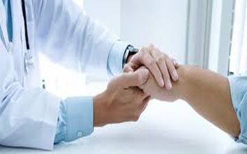 8 ساعت اقدام عجیب یک پزشک با رگ بریده پسرجوان