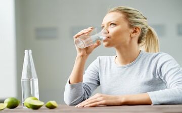 مصرف آب به میزان کافی، کلید پیشگیری از مشکلات کلیوی