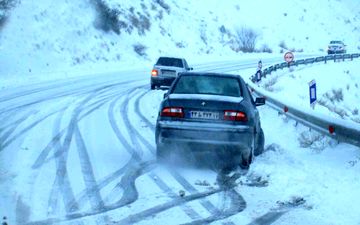  تردد در جاده های کوهستانی ایلام فقط با زنجیر چرخ انجام می شود