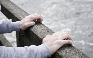 چهره وحشتناک مرد جوان پس از نجات از خودکشی