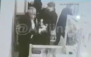 سرقت وحشیانه از طلافروشی و انداختن پیرمرد زیر چرخ‌های کامیون+فیلم
