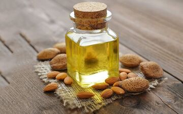 خاصیت‌های باور نکردنی روغن بادام تلخ