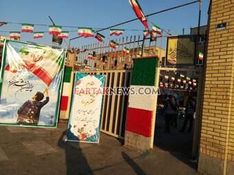 نواختن زنگ گلبانگ انقلاب توسط معاون پرورشی و فرهنگی وزارت آموزش و پرورش