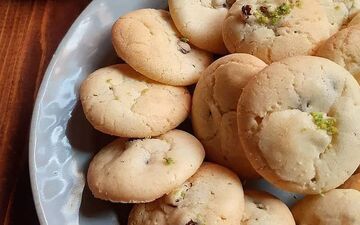 شیرینی کشمشی، یه خوراکی ساده و خوشمزه: طرز تهیه آسان در منزل | فیلم