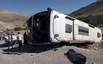 تصادف وحشتناک اتوبوس تهران-مشهد با تریلی تانکر سوخت
