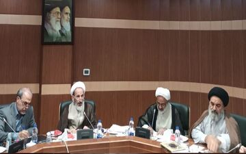 حضور حجت‌الاسلام حاجی صادقی و سردار جوانی در جلسه کمیسیون سیاسی مجلس خبرگان