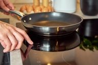 پخت غذا در فویل آلومینیومی؛ عادتی که ممکن است به سلامت جسم و روان آسیب بزند