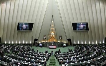جلسه غیرعلنی مجلس برای بررسی بازار ارز آغاز شد