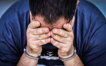 دختر 12 ساله قاتلان مادرش را می شناخت / 8 سال بعد با ترس لو داد 