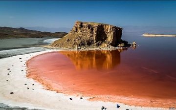 خشکی دریاچه ارومیه، سلامت 20 میلیون ایرانی را با چالش‌های جدی مواجه خواهد کرد