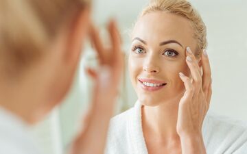 پوستی درخشان با تغذیه متعادل؛ چه بخوریم، چه نخوریم؟