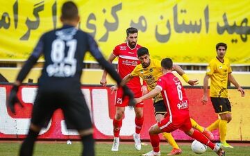 لیگ برتر فوتبال|‌ پیروزی یک نیمه‌ای سپاهان مقابل پرسپولیس/ ۴۵ دقیقه تا قهرمانی استقلال! 