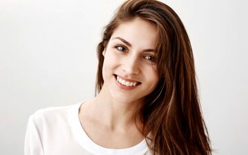 رازهای جذابیت زنانه: با این ویژگی‌ها دل هر مردی را ببرید!