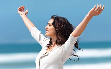 5 راه طبیعی برای افزایش ترشح هورمون شادی
