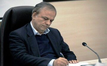 وزیر صمت از قیمت های دستوری خودرو انتقاد کرد