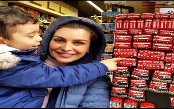 لندن‌گردی خانم بازیگر با پسرش