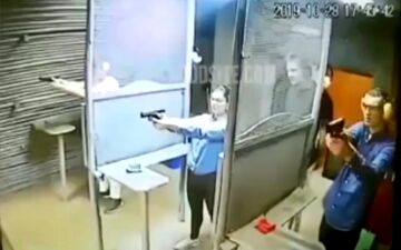 حادثه در سالن تیراندازی توسط یک فرد آماتور + فیلم