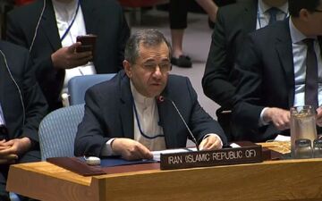 ایران بر حق دفاع از خود در برابر تهدیدهای آمریکا تأکید کرد