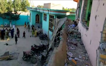 انفجار انتحاری در مسجد قندوز با بیش از 30 کشته و زخمی
