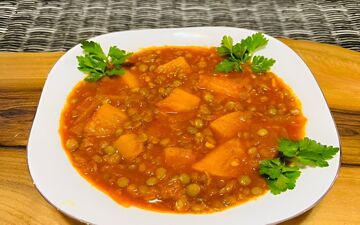 چگونه خورش کدو و عدس بپزیم؟ یک غذای گیاهی و خوشمزه