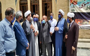 بازدید معاون سیاسی استاندار کرمانشاه از نیروگاه خورشیدی بقعه امامزاده باقر (ع) بیستون