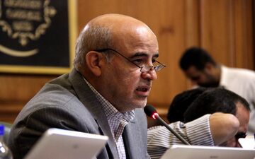 دولت سهمش را بدهد، بلیط مترو و اتوبوس را رایگان اعلام می کنیم