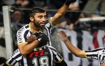 طوفان ستاره استقلالی شارلوا 

