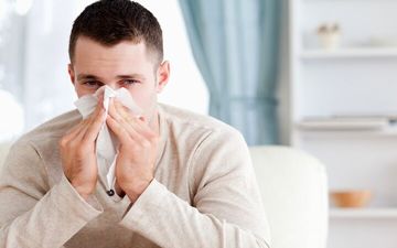 آبریزش دائمی بینی چه علتی دارد؟
