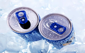 نوشیدنی های انرژی زا و کاری که با بدنمان می کنند
