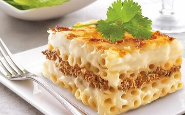 طرز تهیه ماکارونی با سس بشامل| بی نظیره!