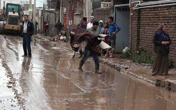 با کمک به هموطنان سیل زده به یاری آنان خواهیم شتافت 