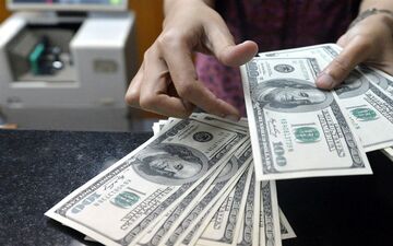  قیمت خرید دلار در بانک‌ها امروز ۹۷/۱۰/۱۱ | کاهش قیمت تمام ارزها