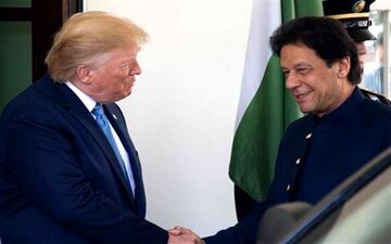  گفتگوی تلفنی عمران خان و ترامپ درباره بحران کشمیر 