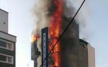 مهار آتش در هتل باستان